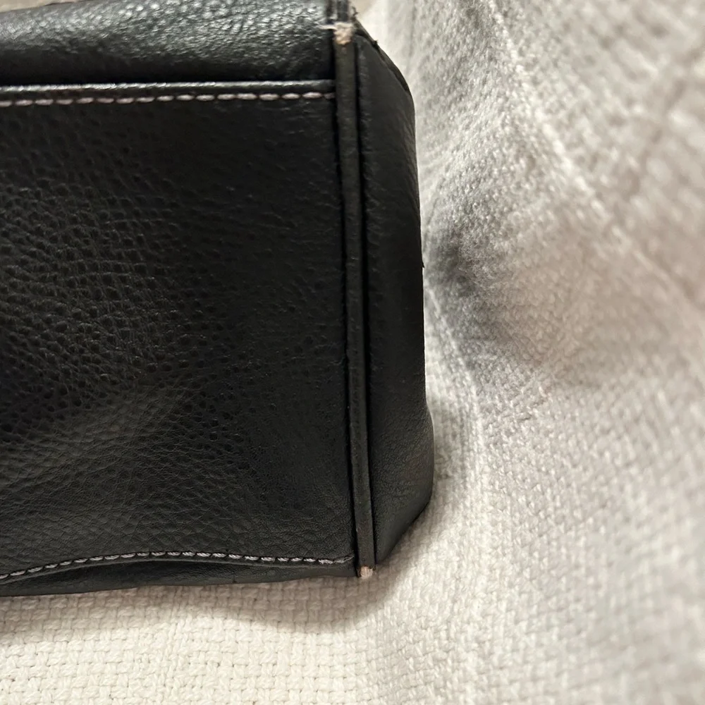 LIZ CLAIBORNE Black Handbag